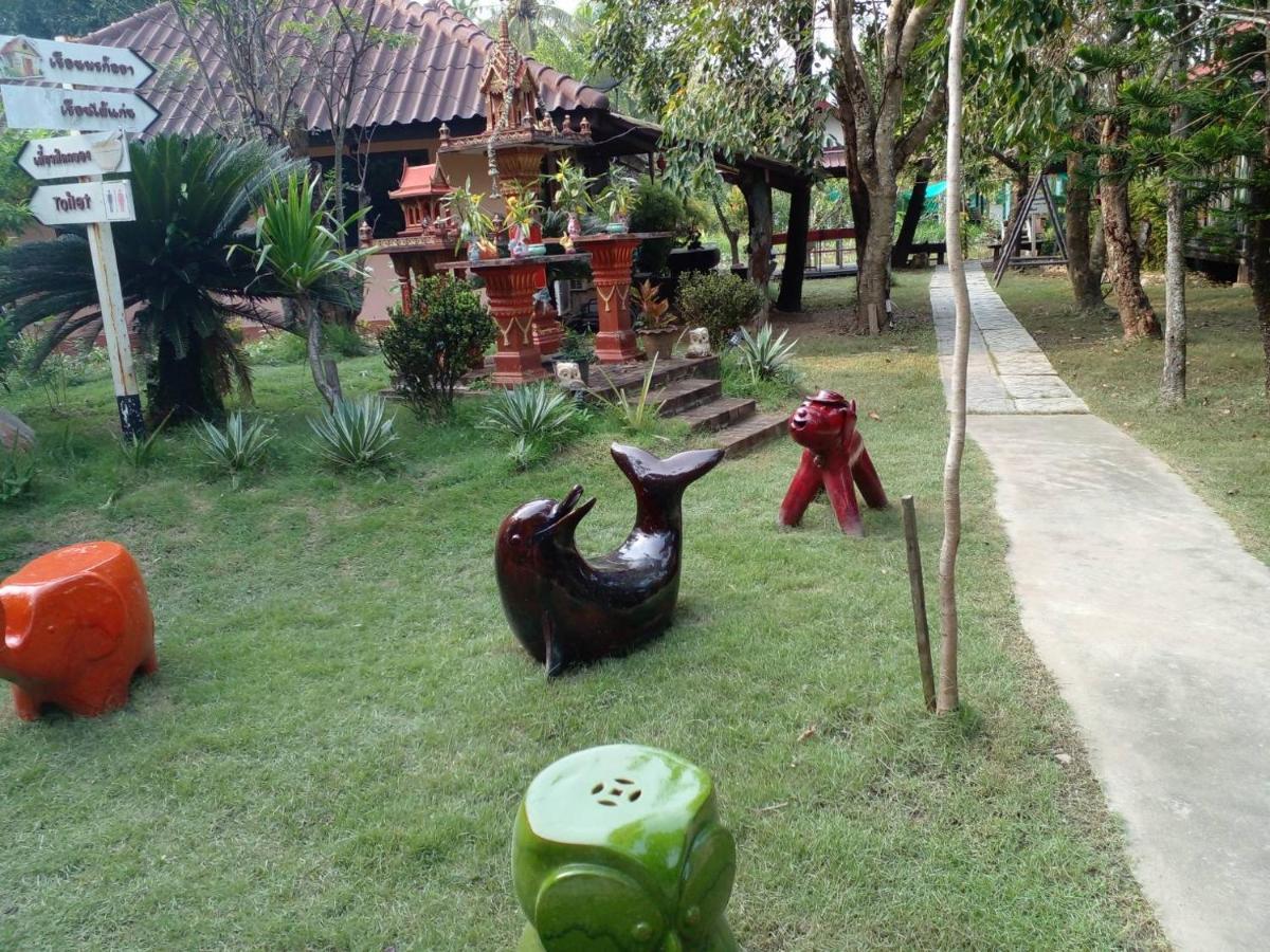 Baansuanleelawadee Resort Amphawa Eksteriør billede