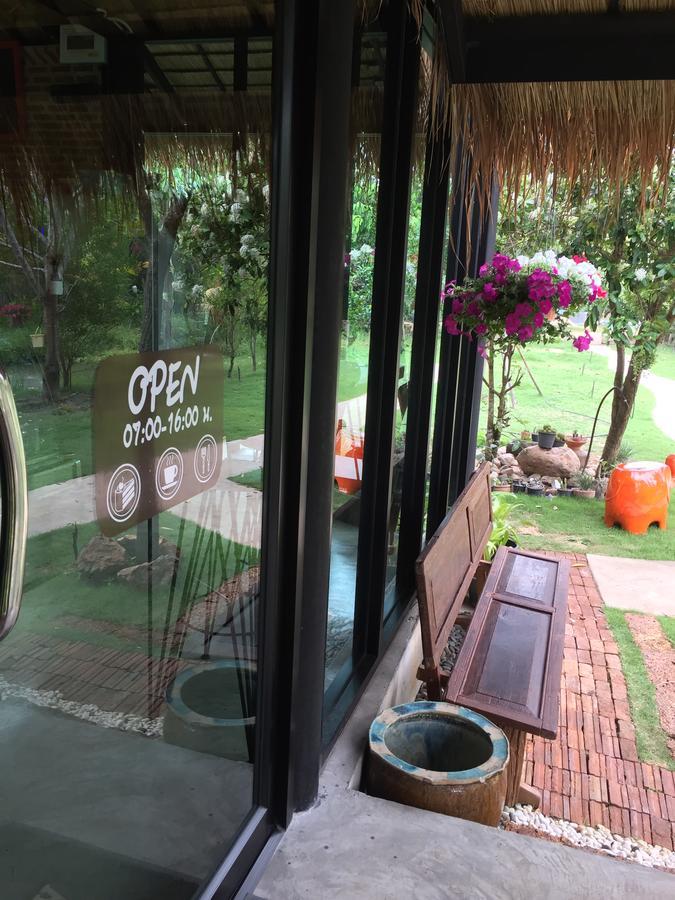Baansuanleelawadee Resort Amphawa Eksteriør billede
