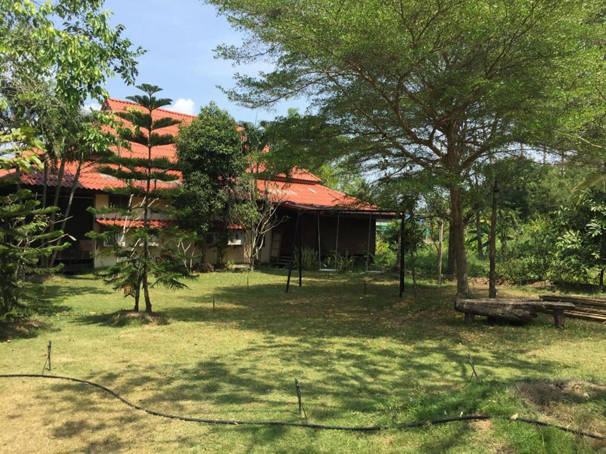 Baansuanleelawadee Resort Amphawa Eksteriør billede